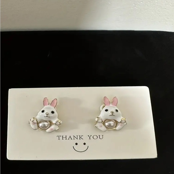 Rabbit Imitation Pearl Stud Earrings - Picture 4 of 5
